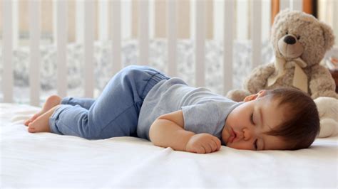 2 aylık bebek uyutma yöntemleri